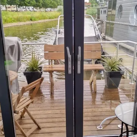 Tiny Hanzeboat Hattem Exterior photo