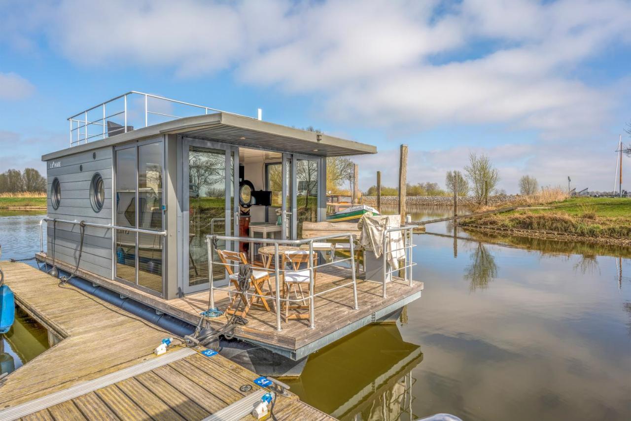 Tiny Hanzeboat Botel Hattem