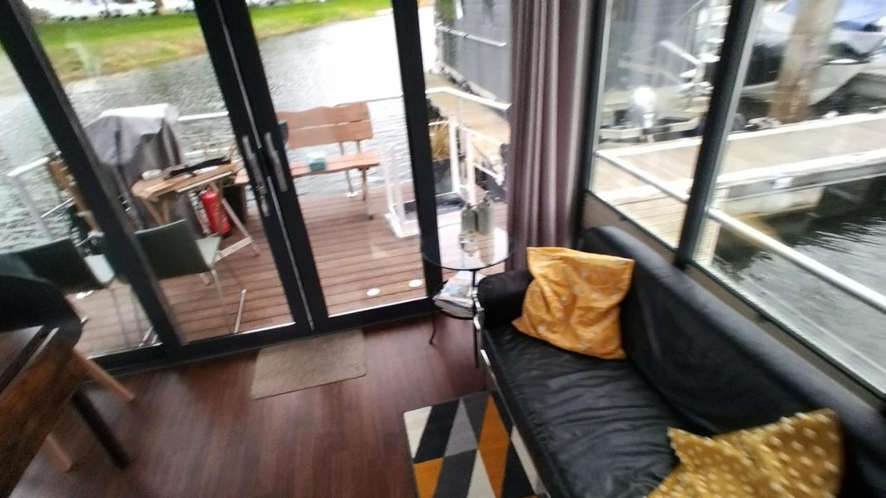 Tiny Hanzeboat Botel Hattem
